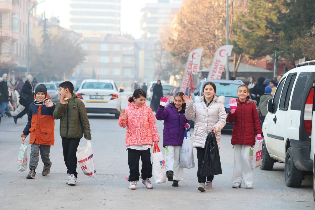 Konya'nın minikleri şivlilik coşkusuyla sokakları şenlendirdi 12